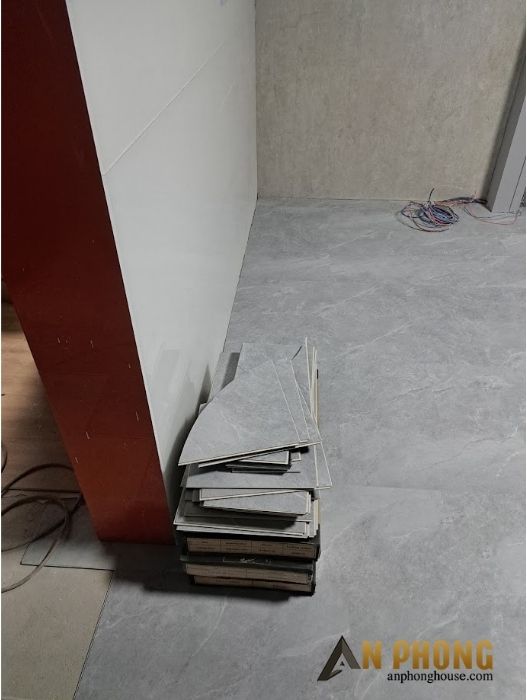 Thi công sàn nhựa giả đá hèm khóa Quận 7